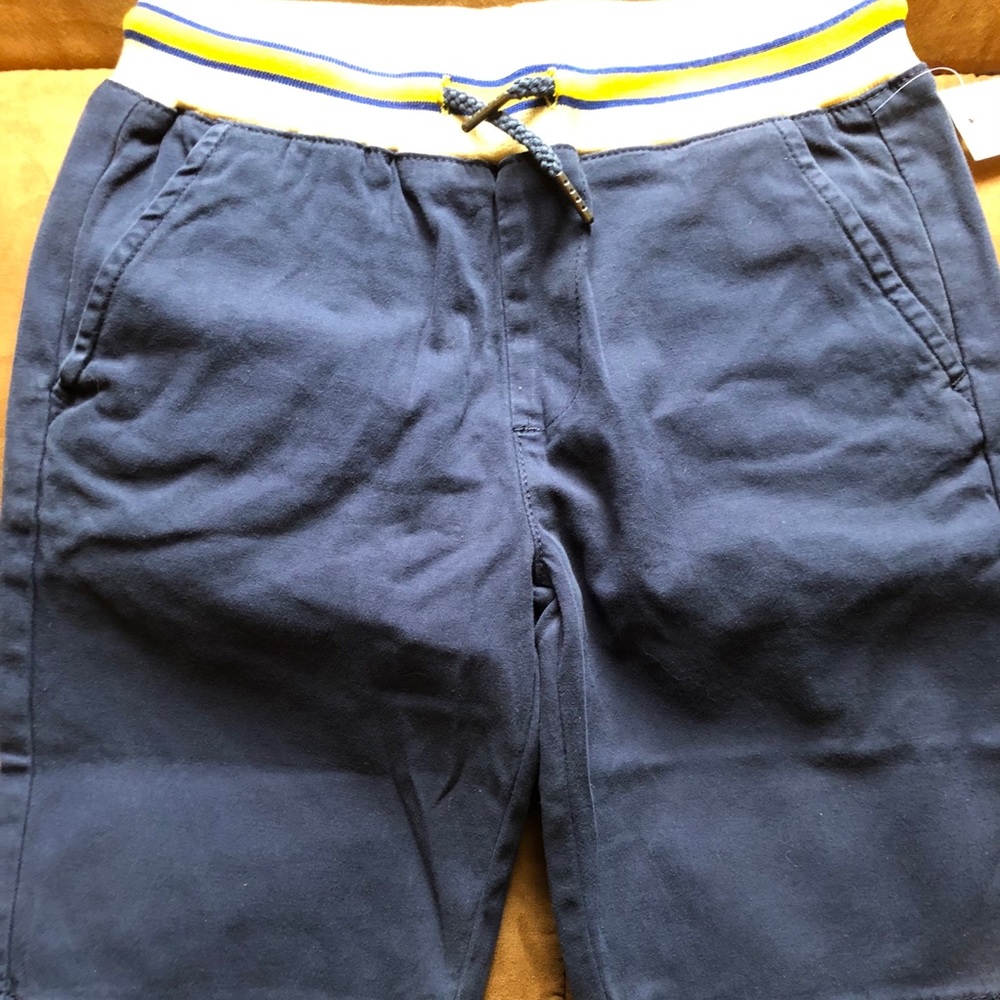 Boys M shorts